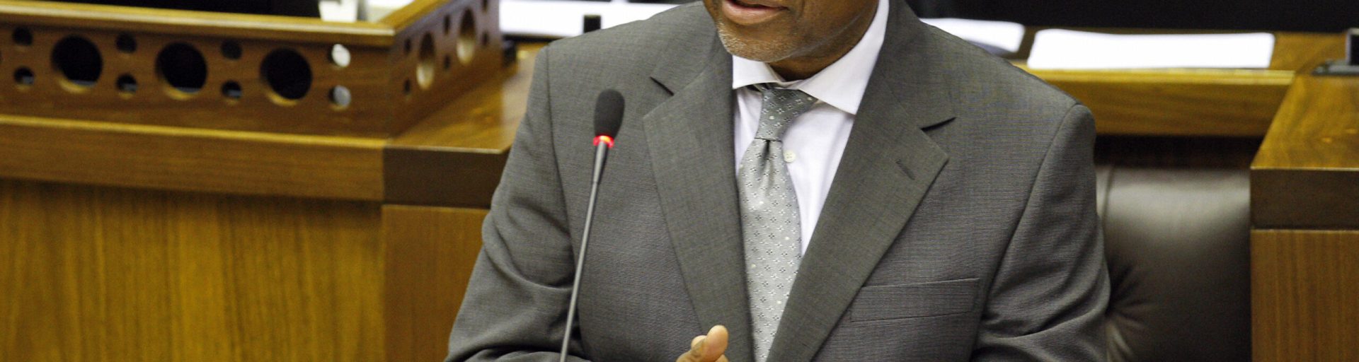 South African newly-elected President Kgalema Motlanthe addresses Parliament on September 25, 2008 after being sworn in as President of the Republic, in Cape Town. Motlanthe said today that South Africa remained on track to halve poverty by 2014, while also stamping down the country's crime rate.   AFP PHOTO/ POOL/ MIKE HUTCHINGS (Photo credit should read MIKE HUTCHINGS/AFP via Getty Images)